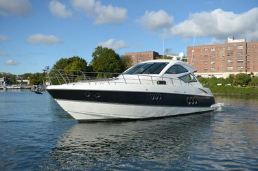 52' Cruisers Yachts 2009 Yacht For Sale